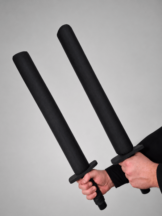 A bundle of two 70 cm swords