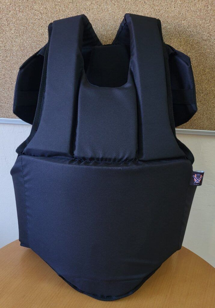 Lightweight vest with shoulder protection L