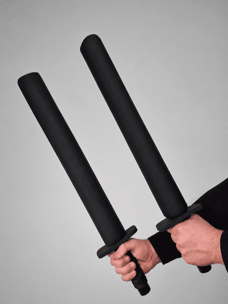 A bundle of two 70 cm swords